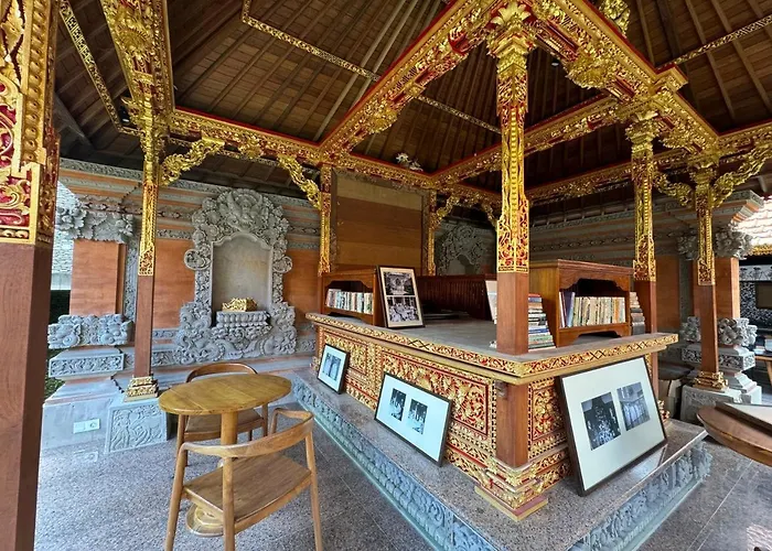 Puri Kantor Legacy - Heritage Palace