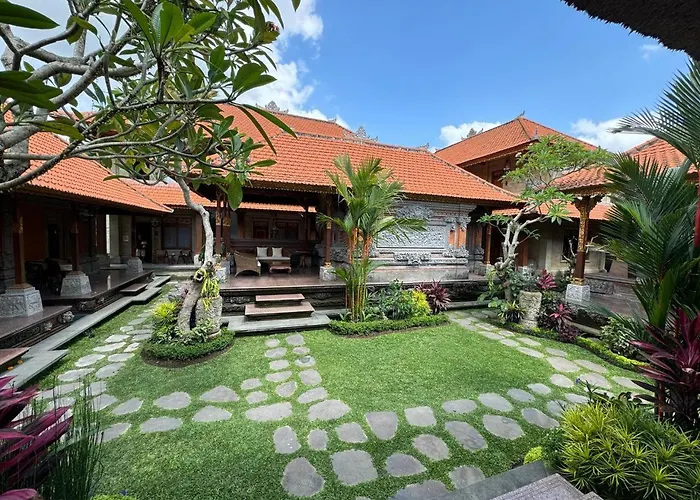Hotel Puri Kantor Legacy - Heritage Palace