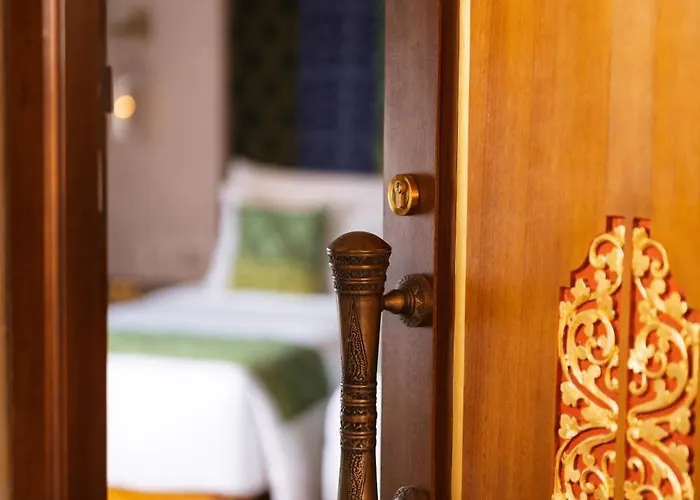Hotel Puri Kantor Legacy - Heritage Palace 4*