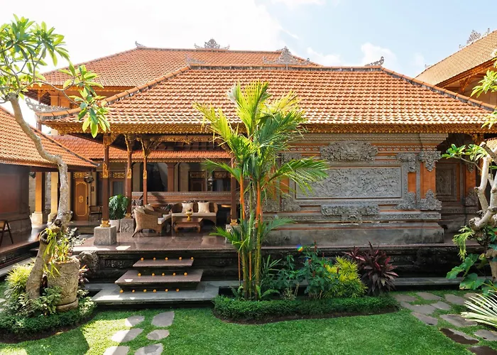 Hotel Puri Kantor Legacy - Heritage Palace