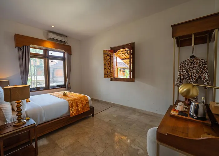 Hotel Puri Kantor Legacy - Heritage Palace 4*