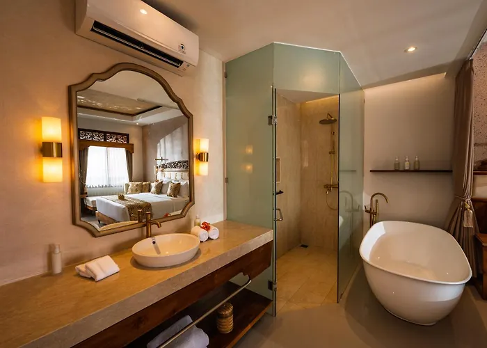 Hotel Puri Kantor Legacy - Heritage Palace 4*